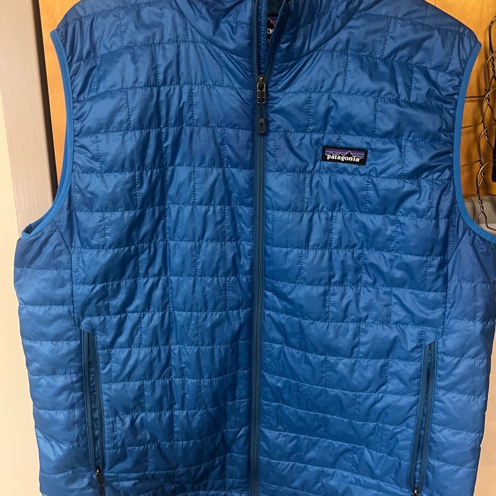 Patagonia Men's Blue Quilted Vest